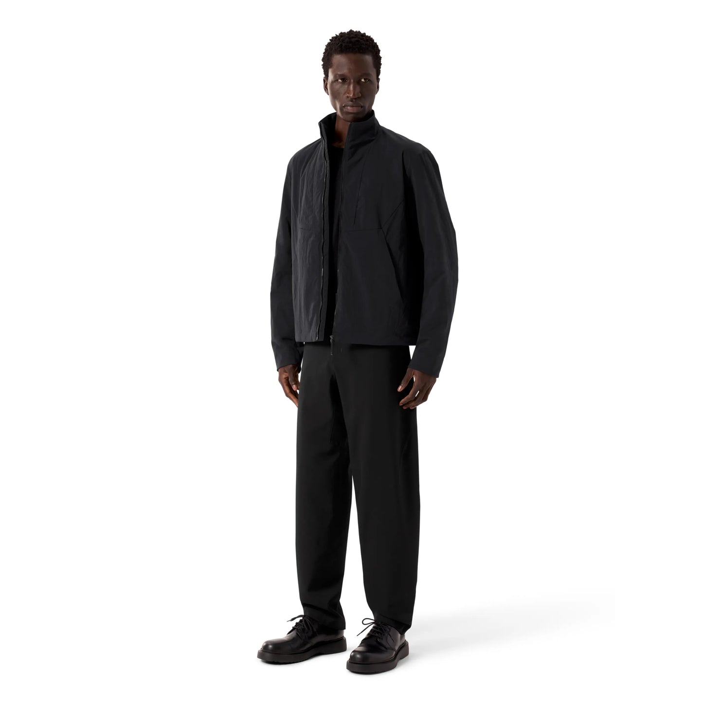ARC'TERYX VEILANCE  Mionn Insulated Jacket M BLACK 着用画像 全身