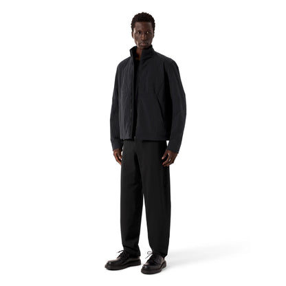 ARC'TERYX VEILANCE  Mionn Insulated Jacket M BLACK 着用画像 全身