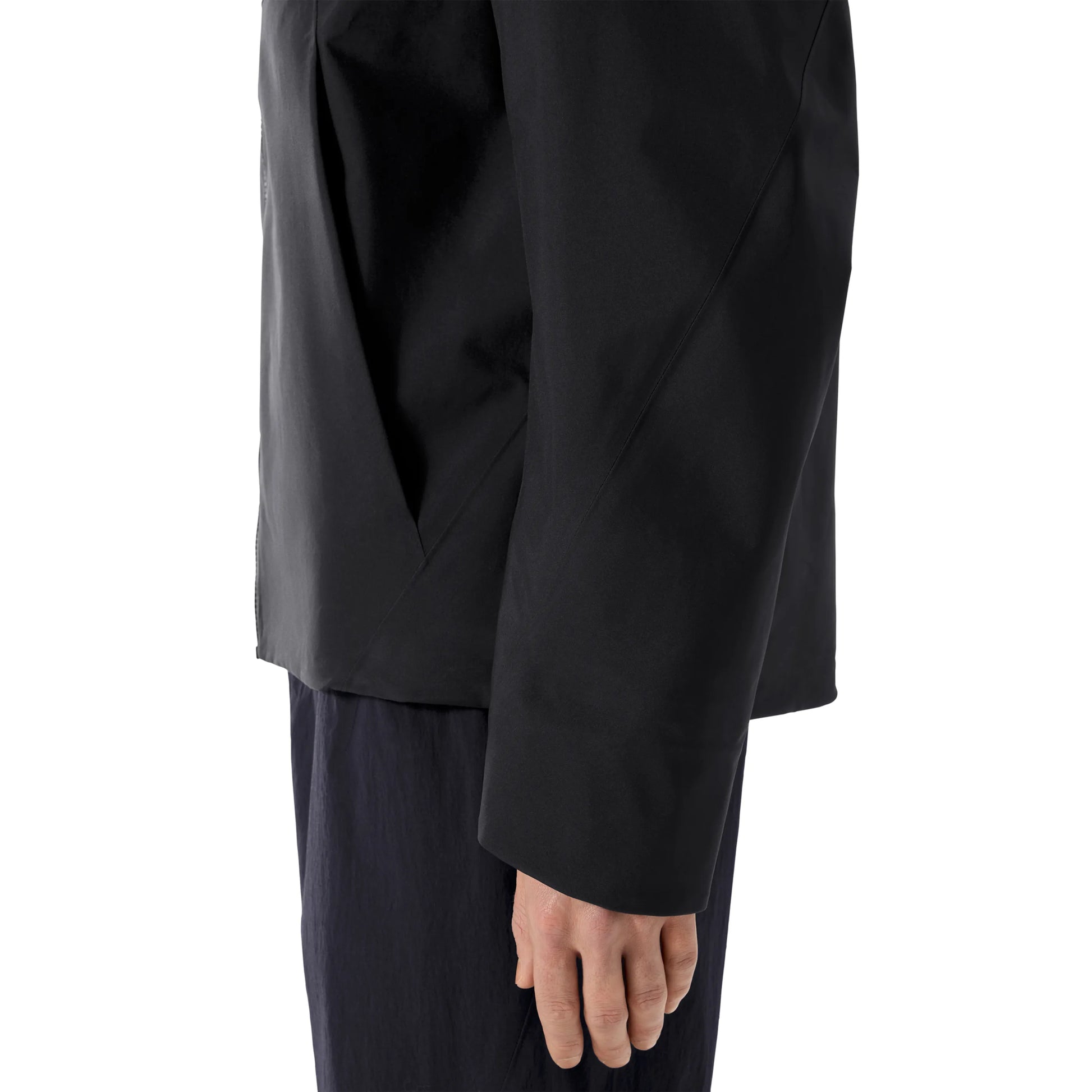 ARC'TERYX VEILANCE Arris Jacket M BLACK 着用画像 袖口詳細