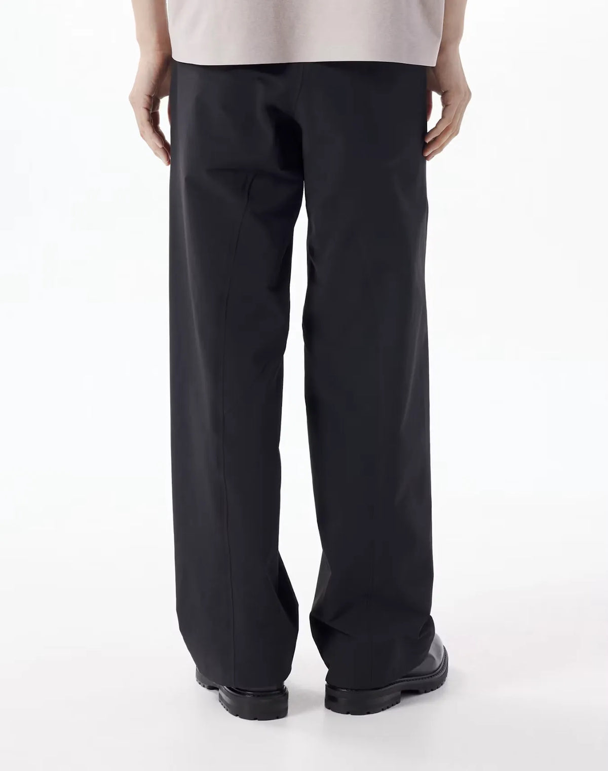 ARC'TERYX VEILANCE Corbel Pant M Black 着用イメージ 背面