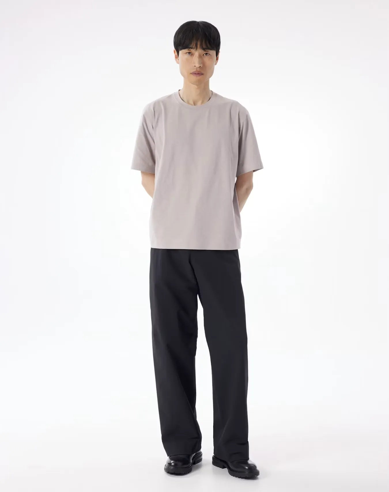 ARC'TERYX VEILANCE Corbel Pant M Black 着用イメージ 全身スタイリング