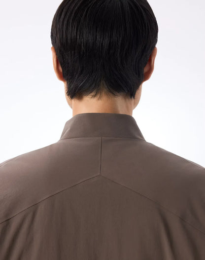 ARC'TERYX VEILANCE Diode Insulated Bomber M Sable 着用イメージ 背面ネック箇所