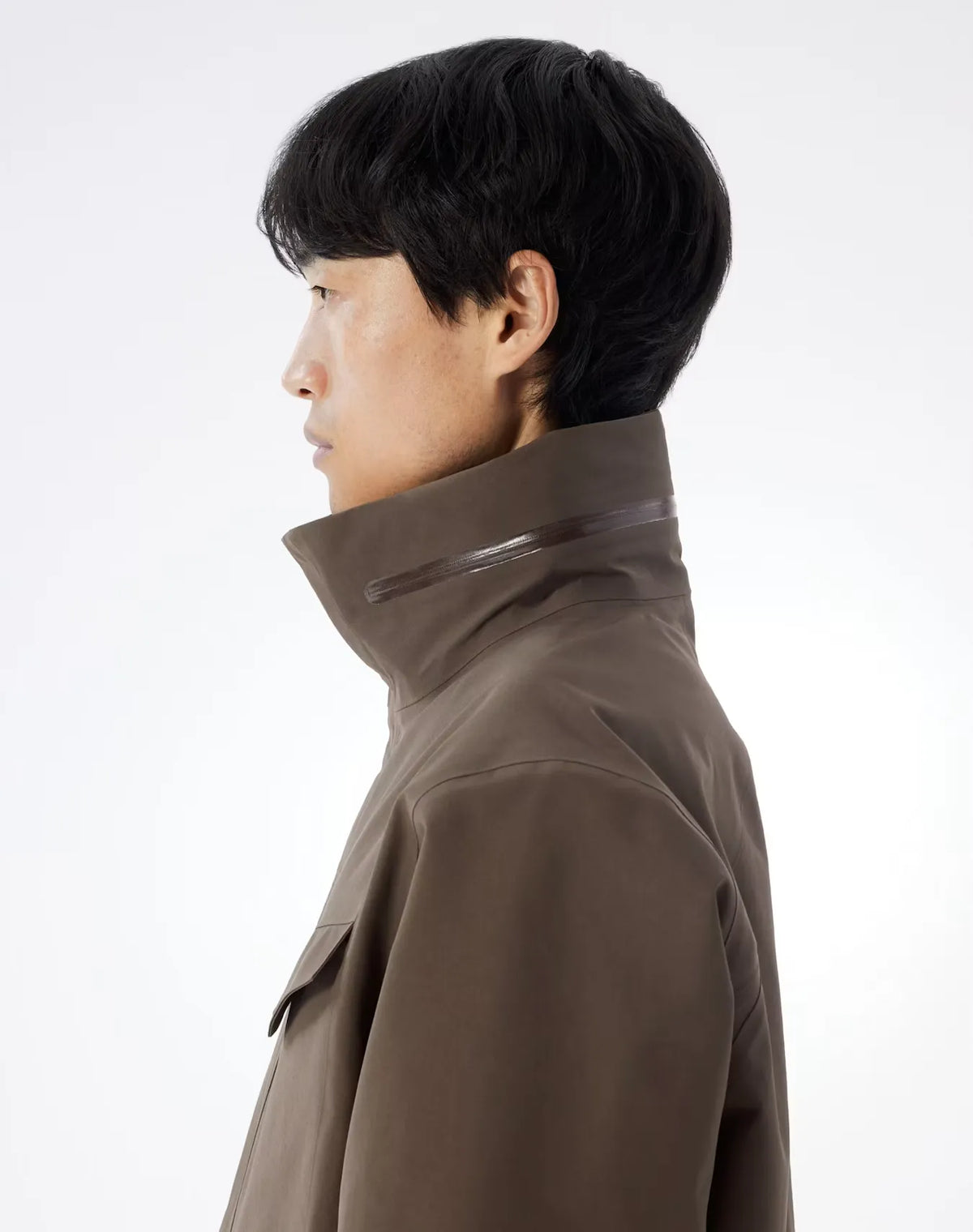 ARC'TERYX VEILANCE Field Jacket M Sable 着用イメージ  ネックディテール