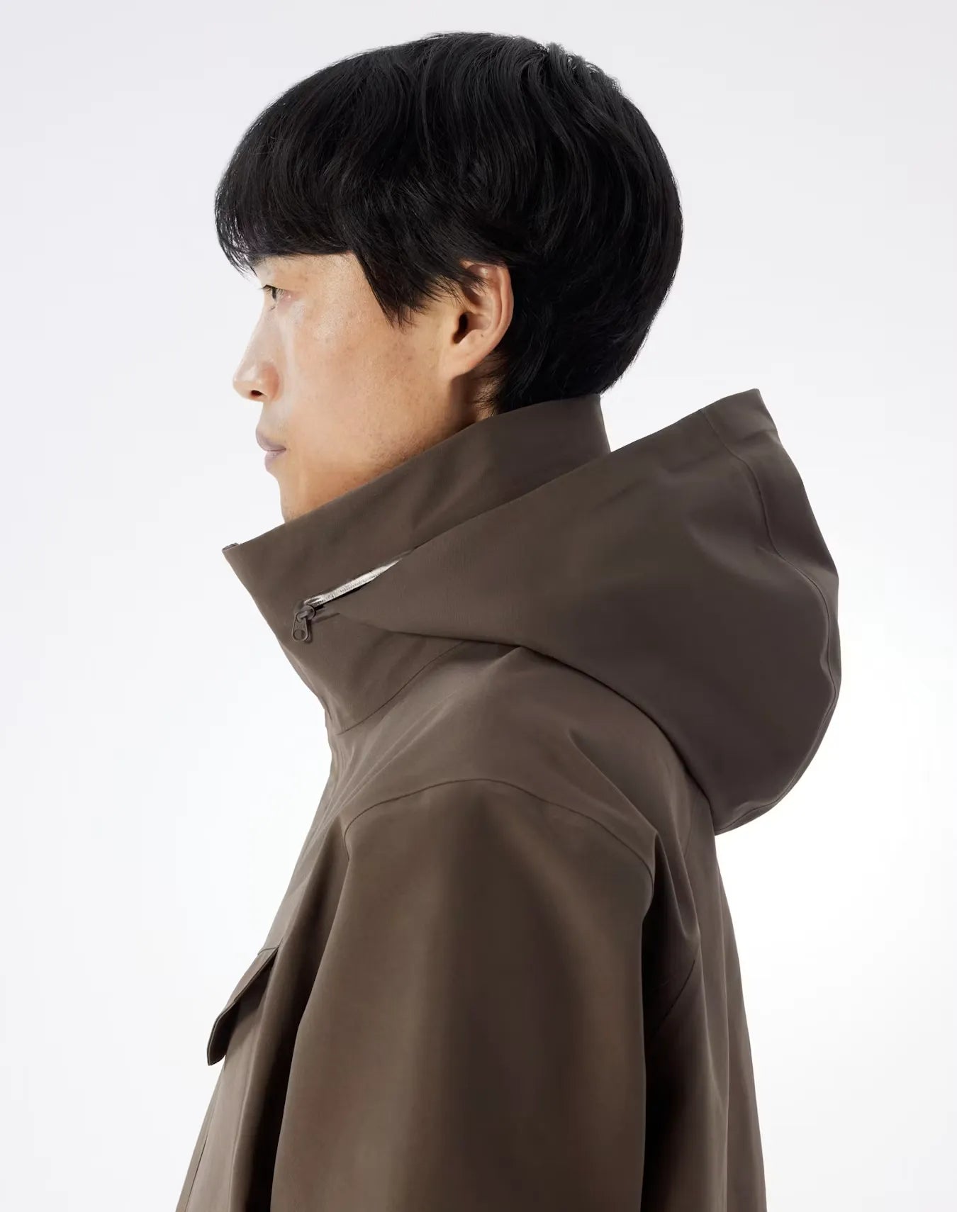 ARC'TERYX VEILANCE Field Jacket M Sable 着用イメージ  収納フード
