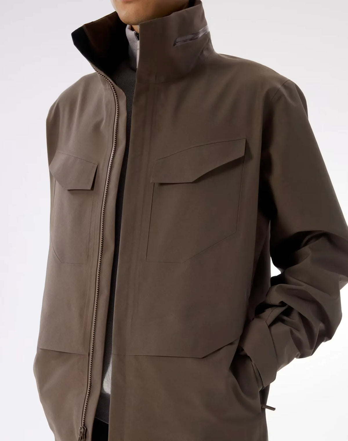 ARC'TERYX VEILANCE Field Jacket M Sable 着用イメージ フロントポケット箇所ディテール