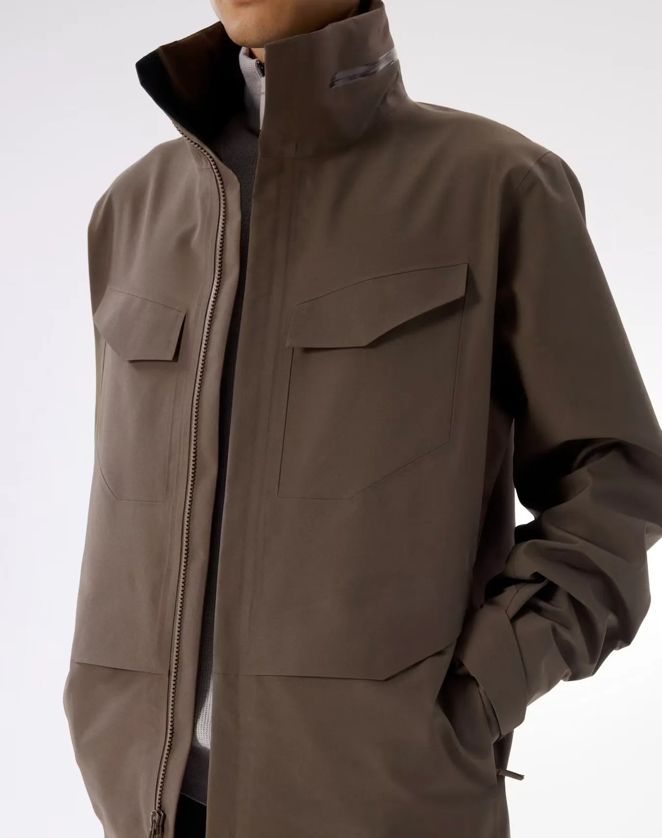 ARC'TERYX VEILANCE Field Jacket M Sable 着用イメージ フロントポケット箇所ディテール