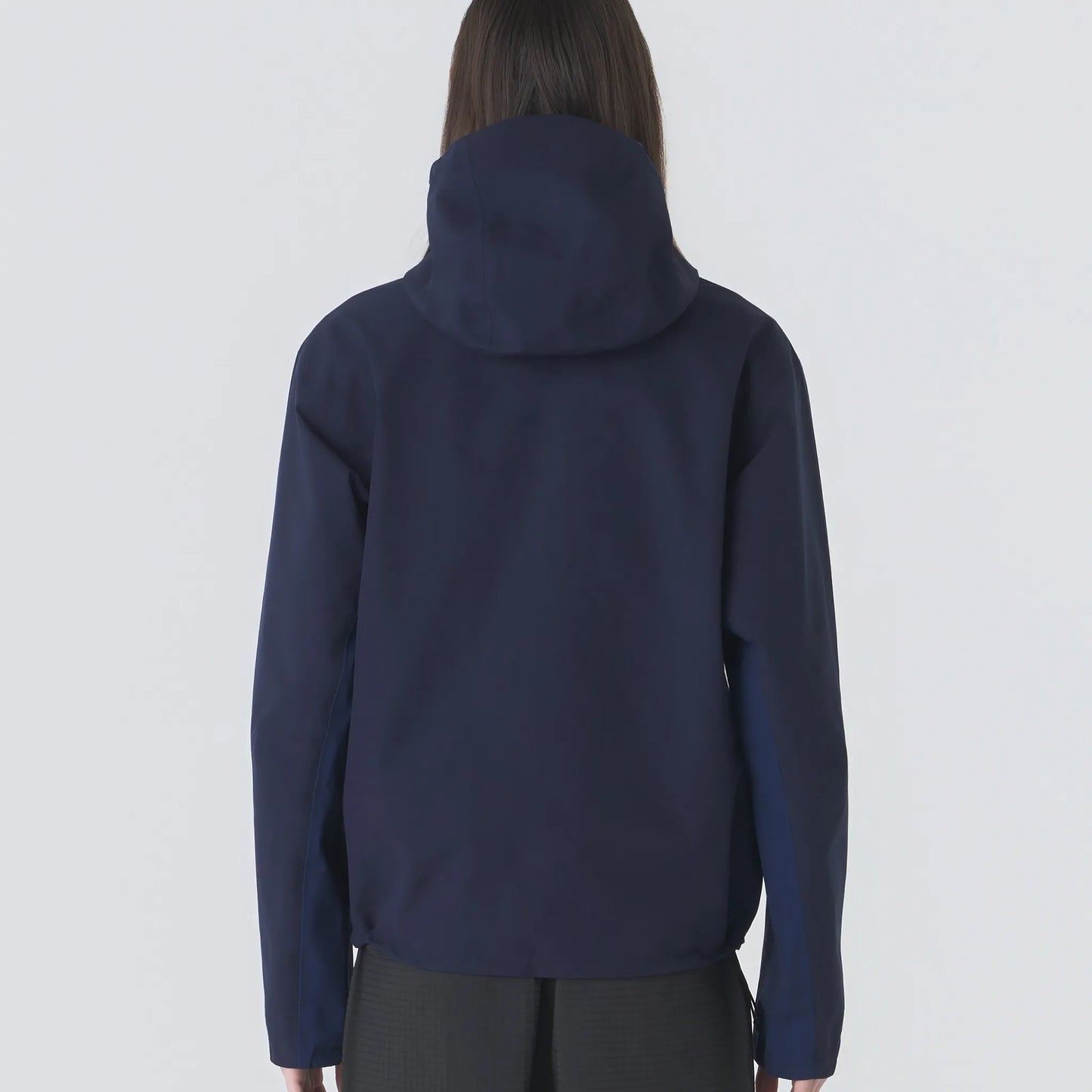 Hiking Patrol ARC LIGHTWEIGHT SHELL JACKET 2.0 DK NAVY 着用イメージ バックシルエット