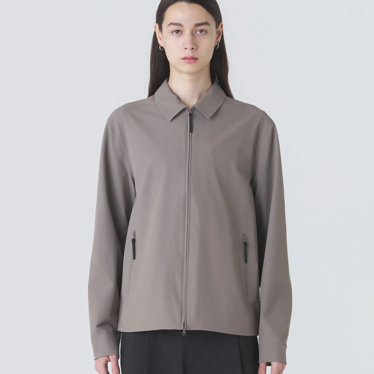 Hiking Patrol EDGE LT SOFTSHELL TECHNICAL SHIRT WALNUT 着用イメージ フロントスタイル メンズコーディネート