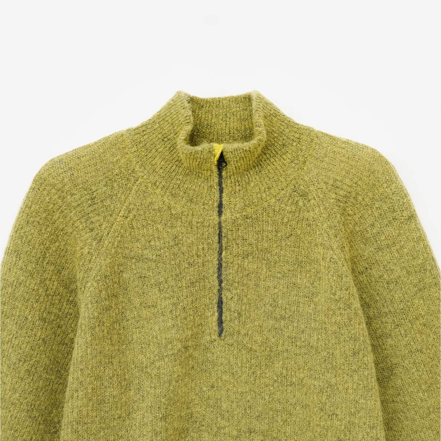 Hiking Patrol ESSENCE MOHAIR MIXED KNIT TOP YELLOW フロントジップ詳細