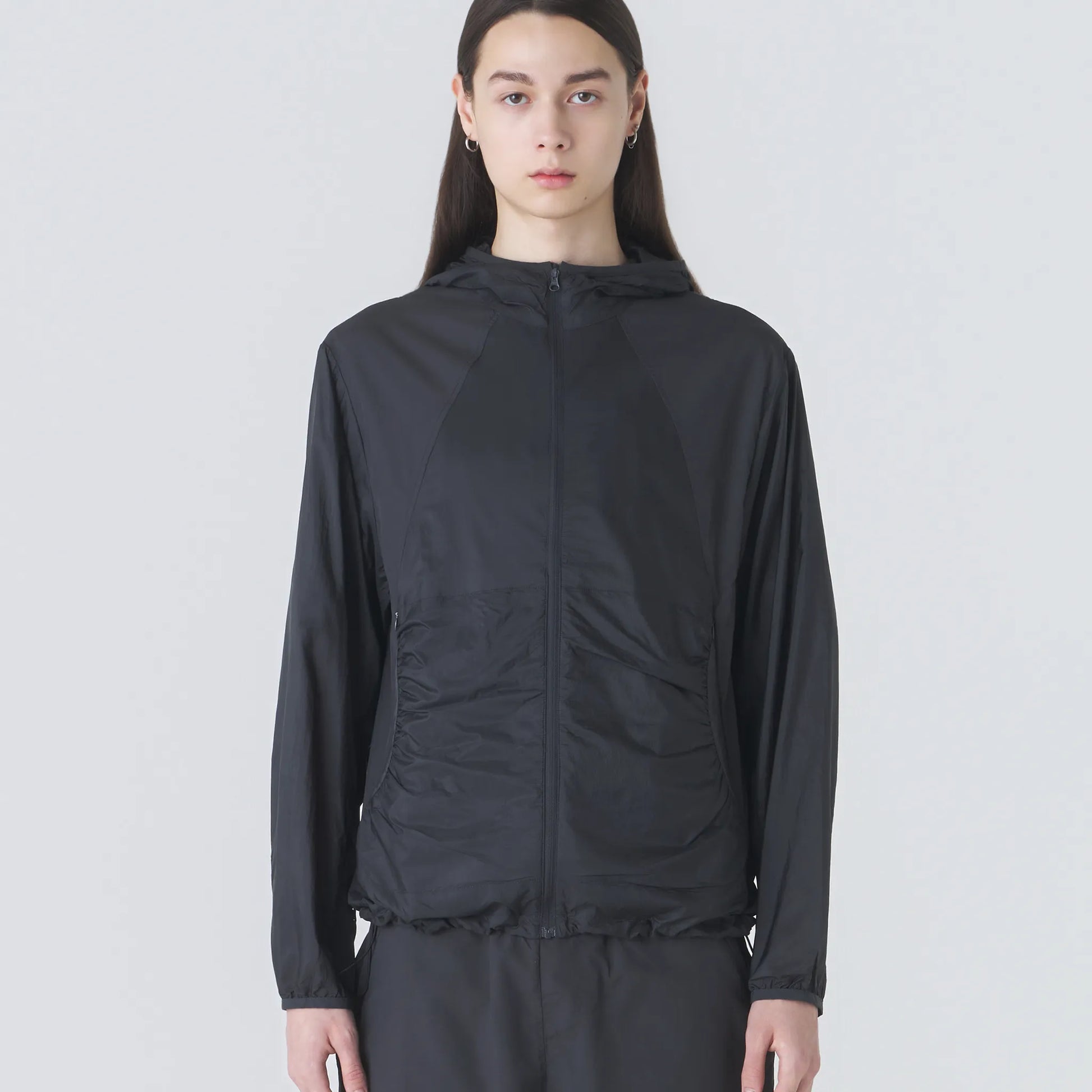 Hiking Patrol ORBIT LT TECHNICAL JACKET CHARCOAL BLACK フロントデザイン 長袖トップス 全体ビュー