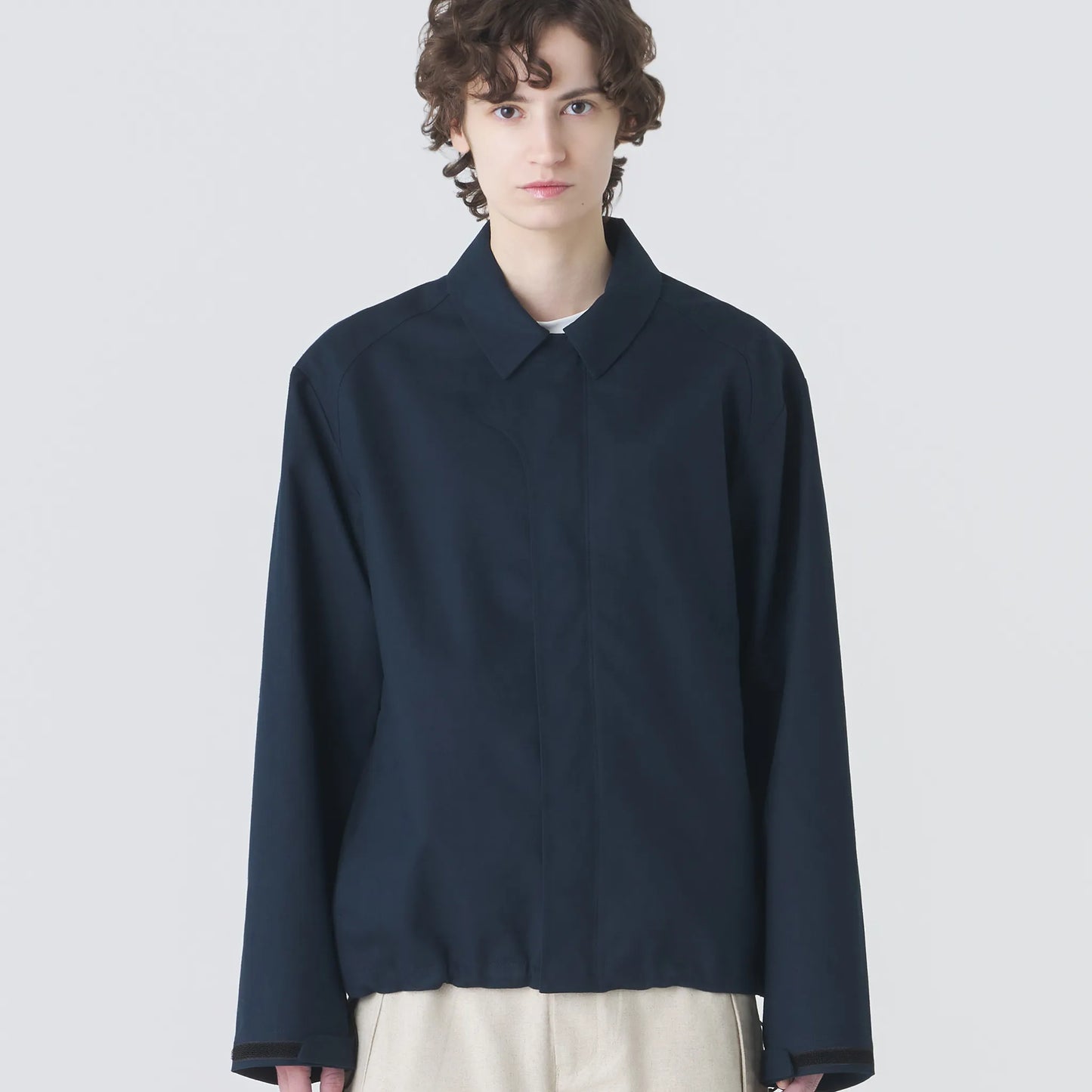 Hiking Patrol WAYPOINT LINEN COTTON MIXED WP JACKET DK NAVY 着用イメージ フロントスタイル メンズコーディネート