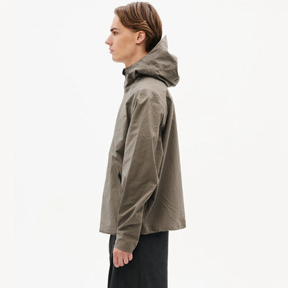 Hiking Patrol WAYPOINT RIPSTOP HOODED JACKET DK TAUPE 着用イメージ 側面