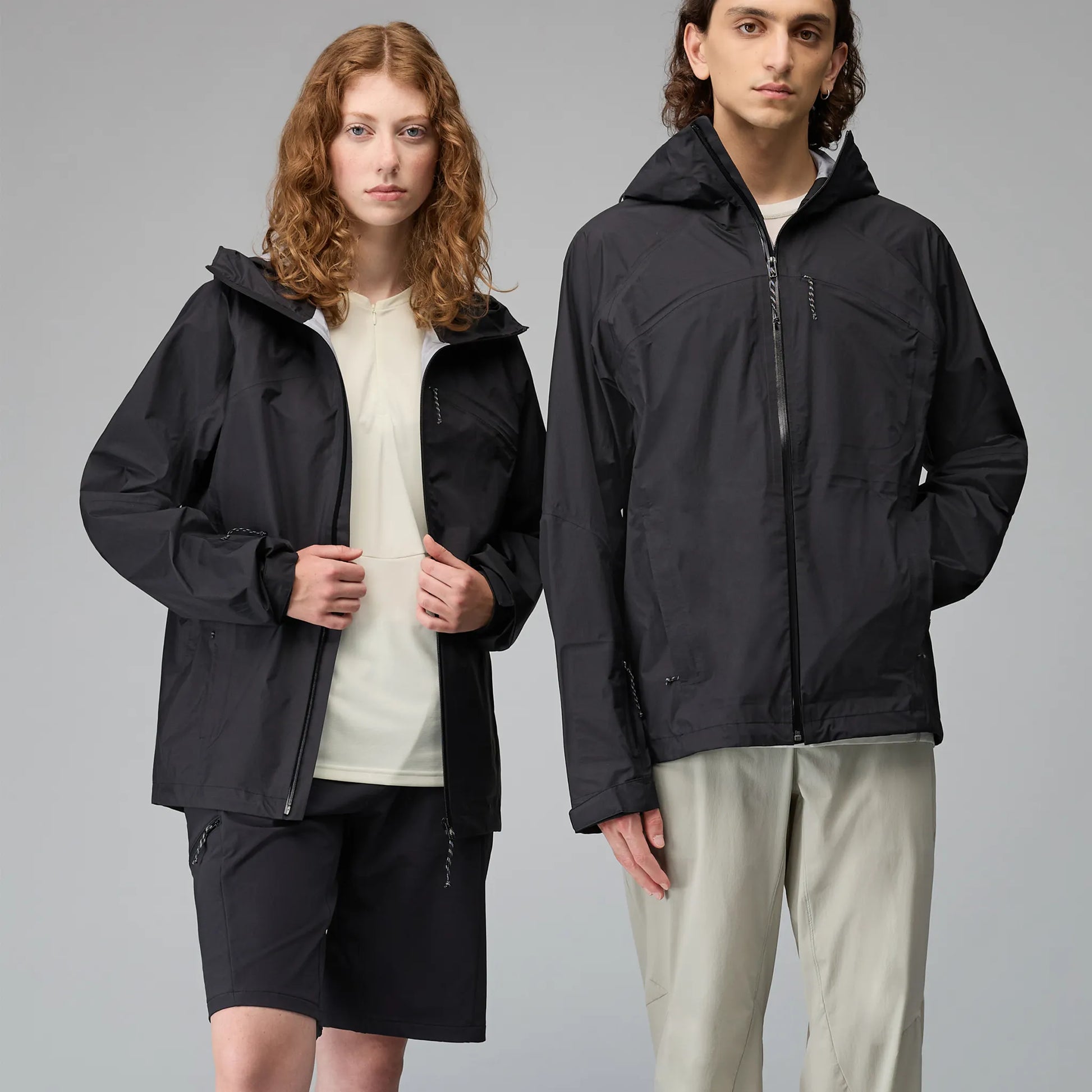 Hiking Patrol × MAMMUT HS HOODED JACKET BLACK フロントスタイル 着用イメージ