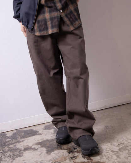 ENCOMING Enst Denim Trouser Brown 着用イメージ