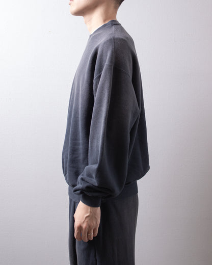 UNIVERSAL PRODUCTS. Jumberca Crew Neck Sweat Vintage Navy 着用イメージ 側面