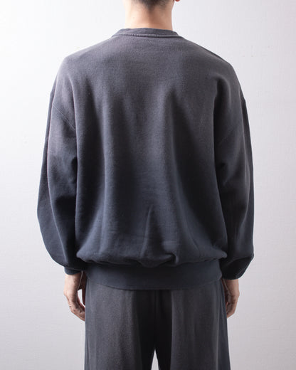 UNIVERSAL PRODUCTS. Jumberca Crew Neck Sweat Vintage Navy 着用イメージ 背面