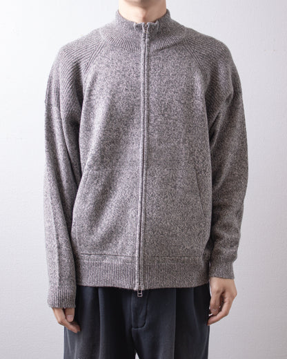 UNIVERSAL PRODUCTS. Wool Cotton Drivers Knit Gray 着用イメージ 正面