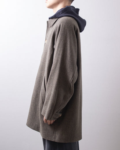 UNIVERSAL PRODUCTS. Lamb Wool Car Coat Khaki 着用イメージ 側面