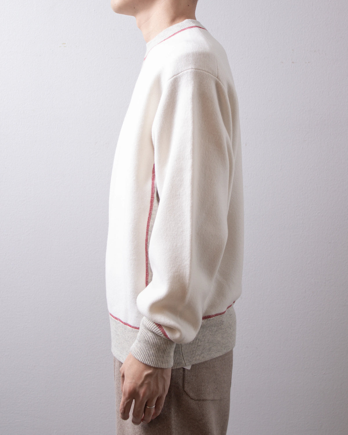 MEIAS Pure Cashmere Sweat PO Off x Gray 着用イメージ 側面