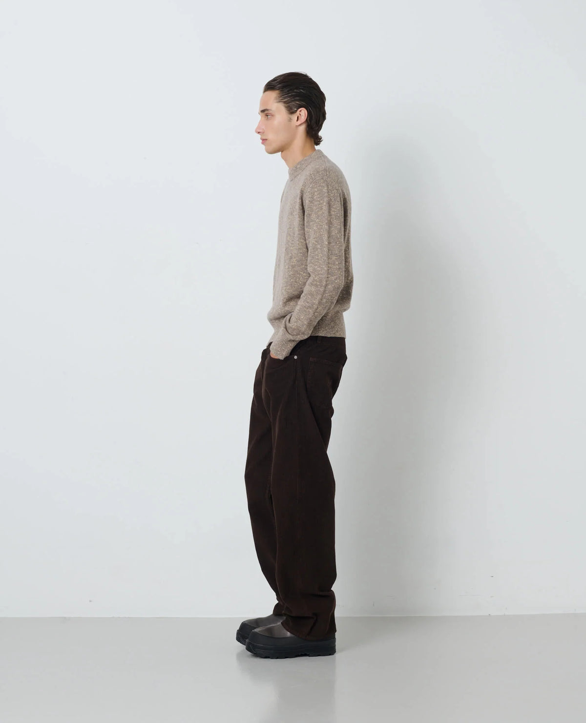 SUNFLOWER Loose Brown 着用イメージ 背面