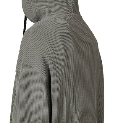 ROA BEE Sun Faded Organic Waffle Zip Up Hoodie Grey 着用イメージ 肩ディテール