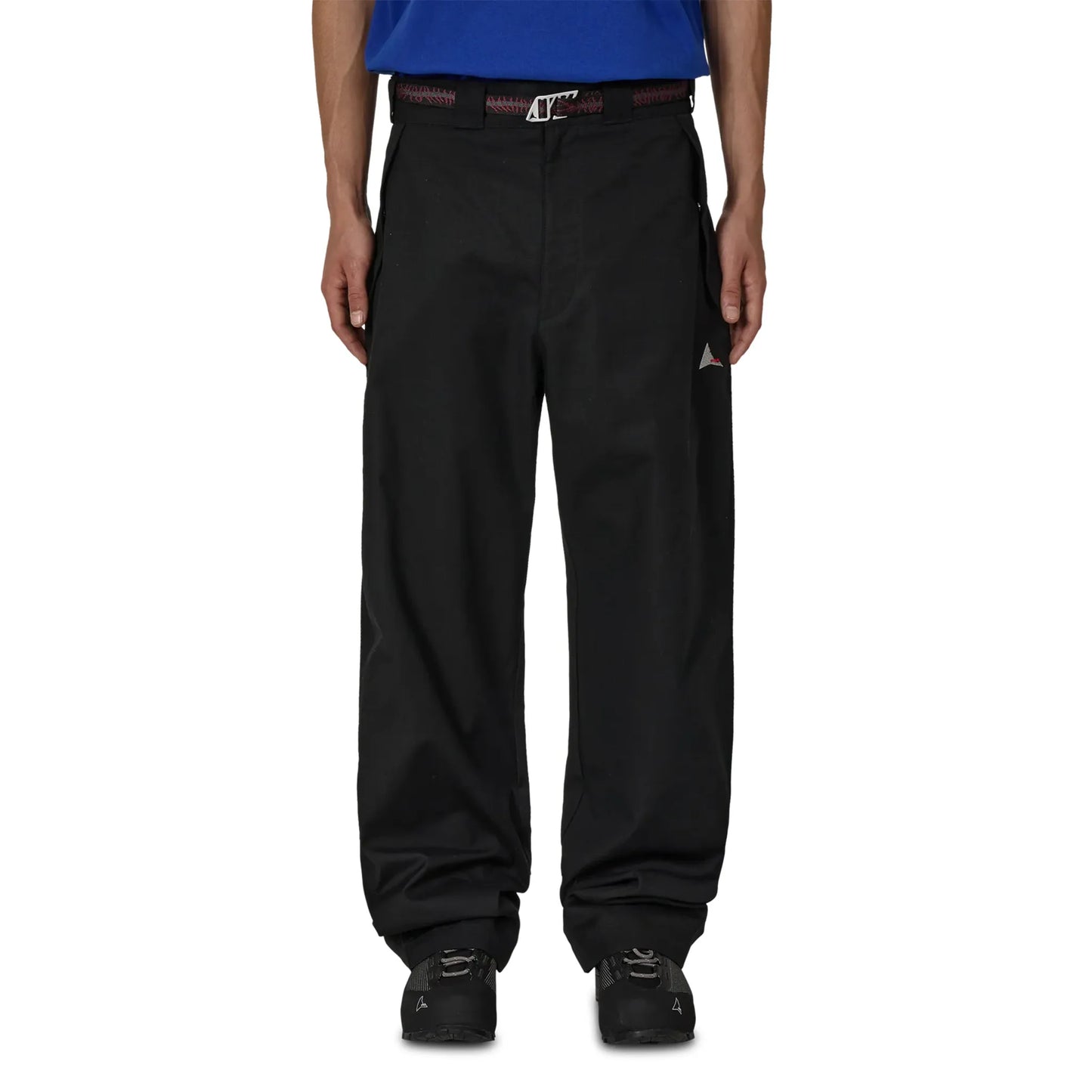 ROA Centipede Buckle Chino Pant Black 着用イメージ フロントスタイル メンズコーディネート