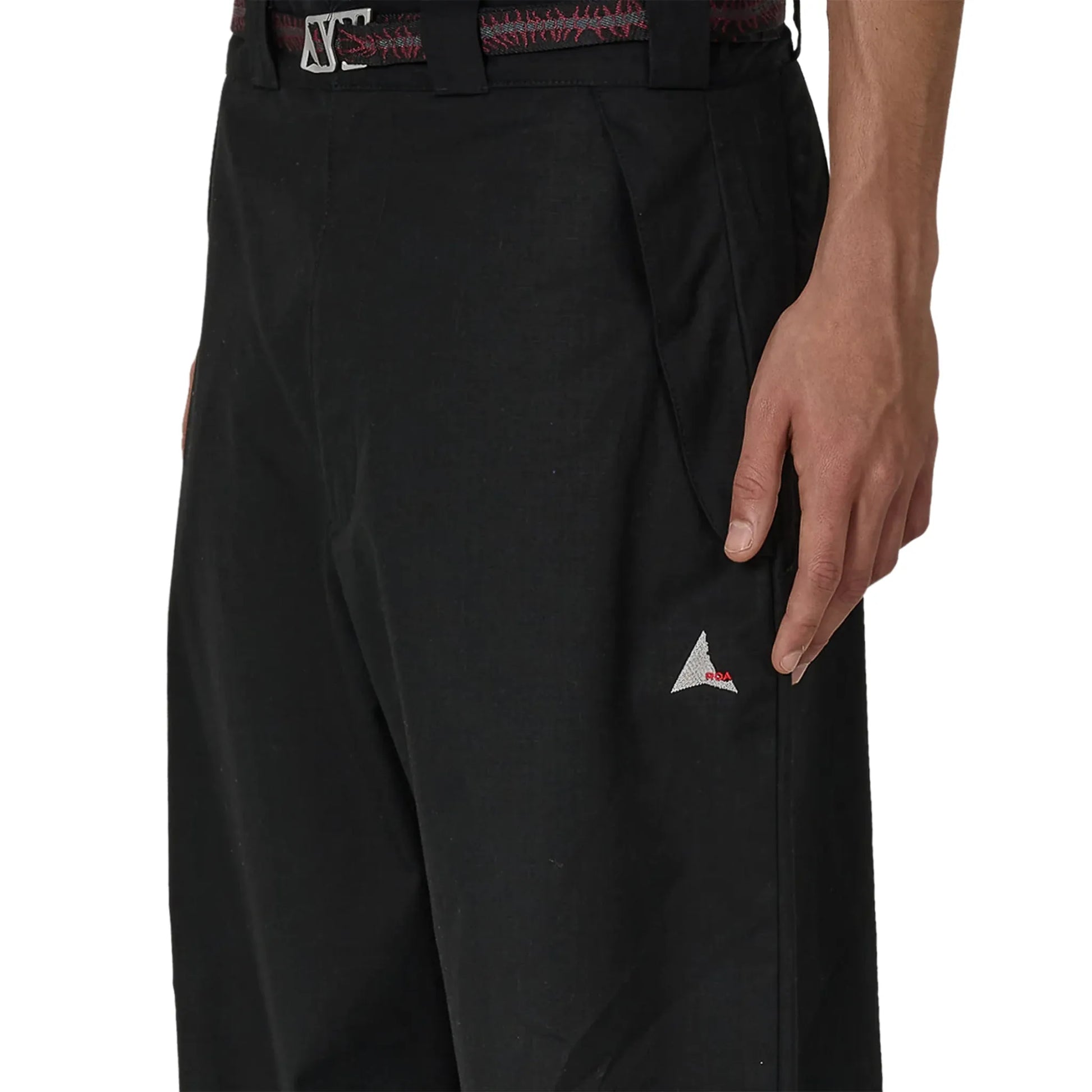 ROA Centipede Buckle Chino Pant Black サイドシルエット ロゴディテール