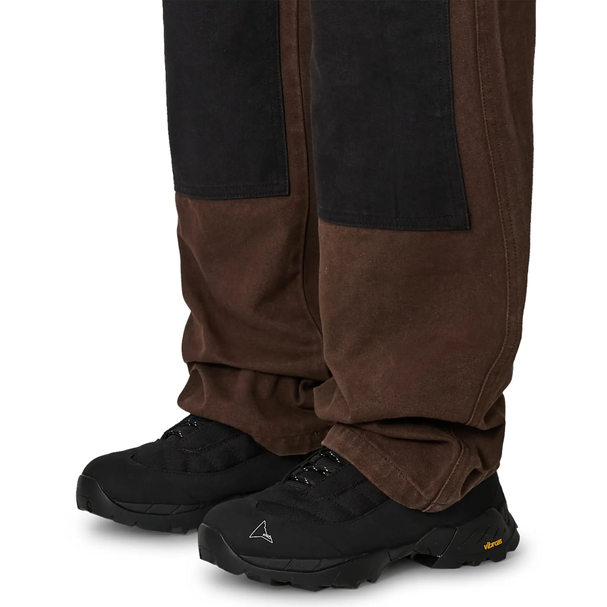 ROA FOMES Double Knee Washed Canvas Pant Dark Brown Black 着用イメージ 裾部分正面