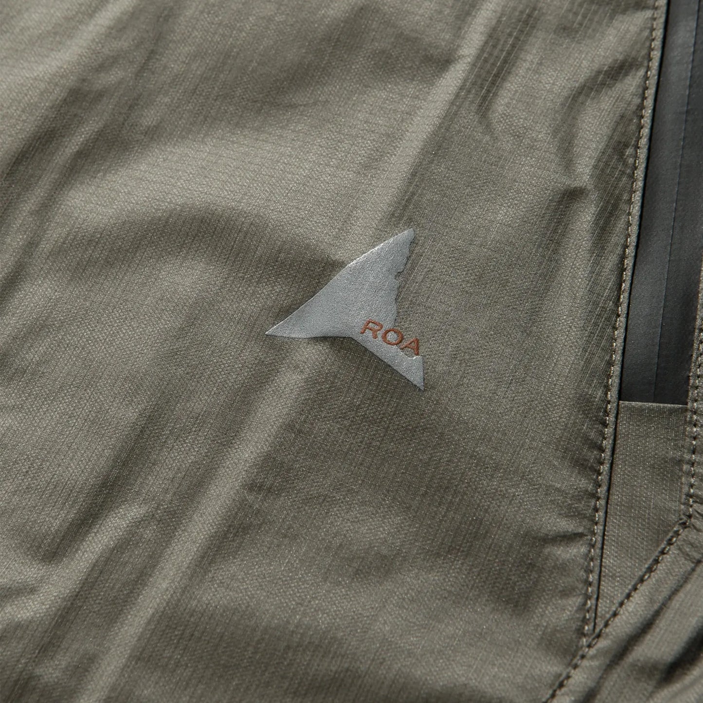 ROA Glasslike 3L 10K Waterproof Jacket Sage Green ロゴディテール プリント仕様