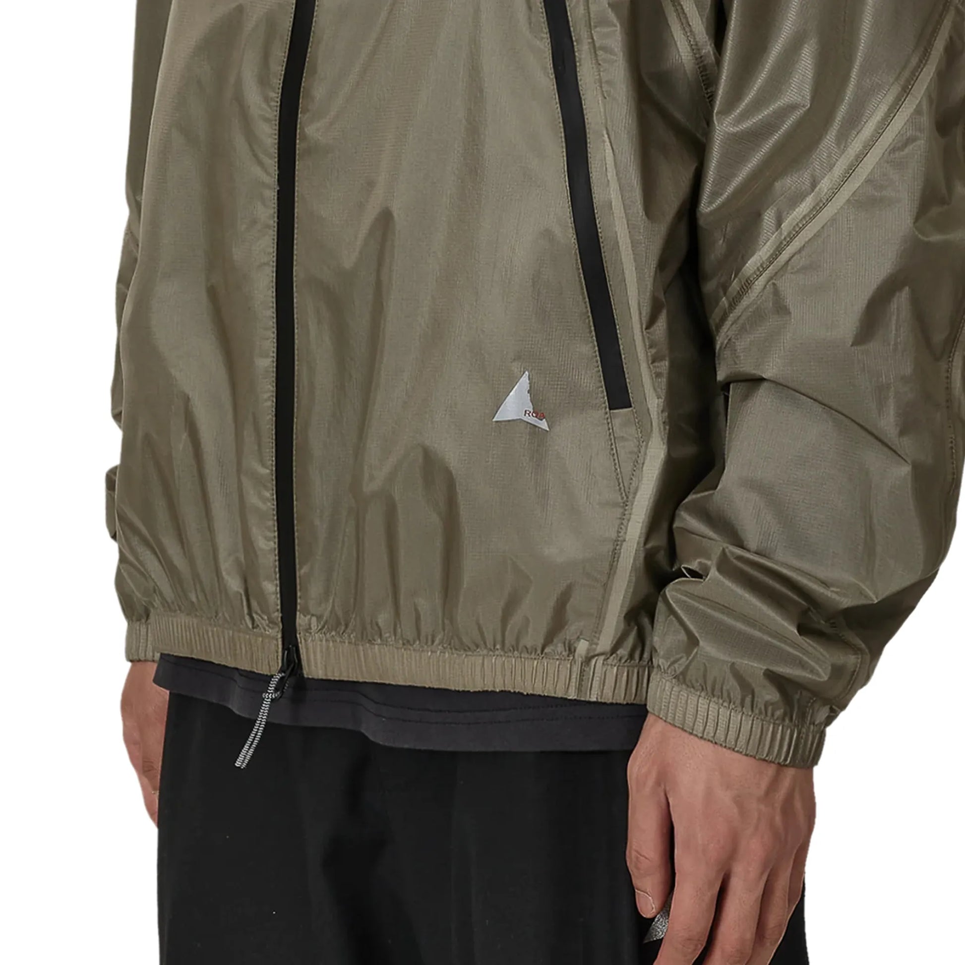 ROA Glasslike 3L 10K Waterproof Jacket Sage Green 着用イメージ 裾ディテール ゴム仕様