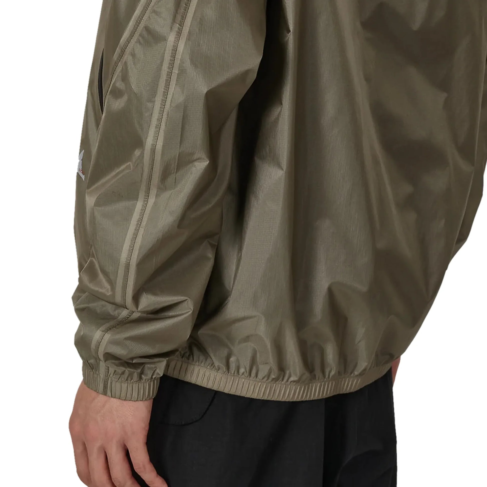ROA Glasslike 3L 10K Waterproof Jacket Sage Green 裾ディテール 背面デザイン