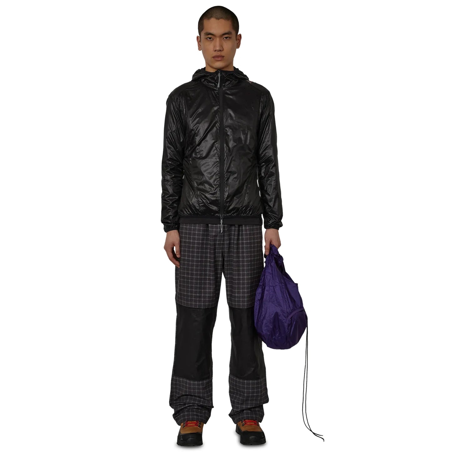 ROA HUE Packable Wind Jacket Black 着用イメージ 全身スタイリング