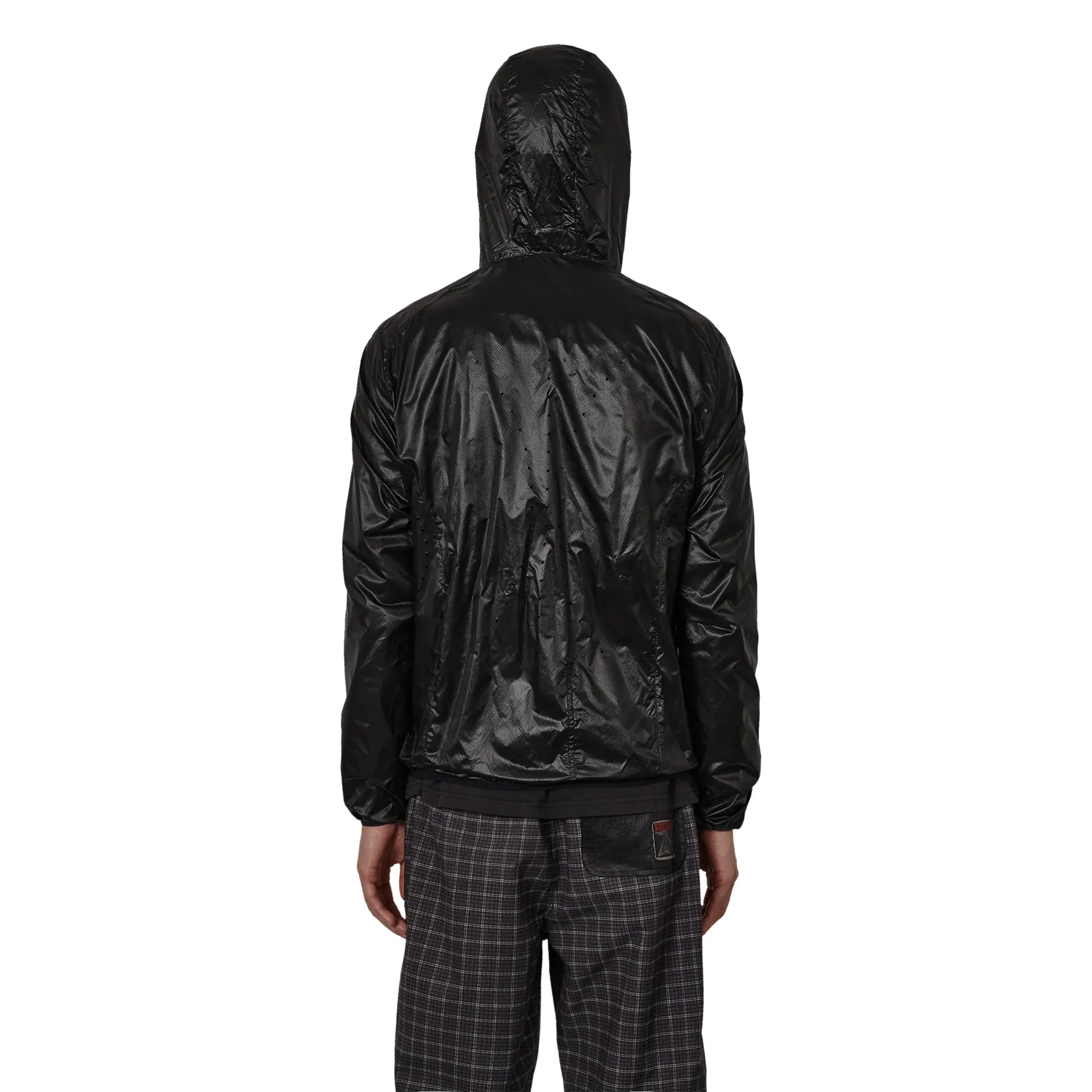 ROA HUE Packable Wind Jacket Black 着用イメージ バックシルエット
