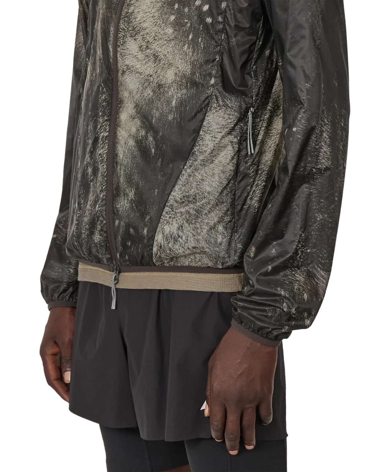 ROA HUE Packable Wind Jacket Fuzzy Dark Brown 裾口袖ディテール