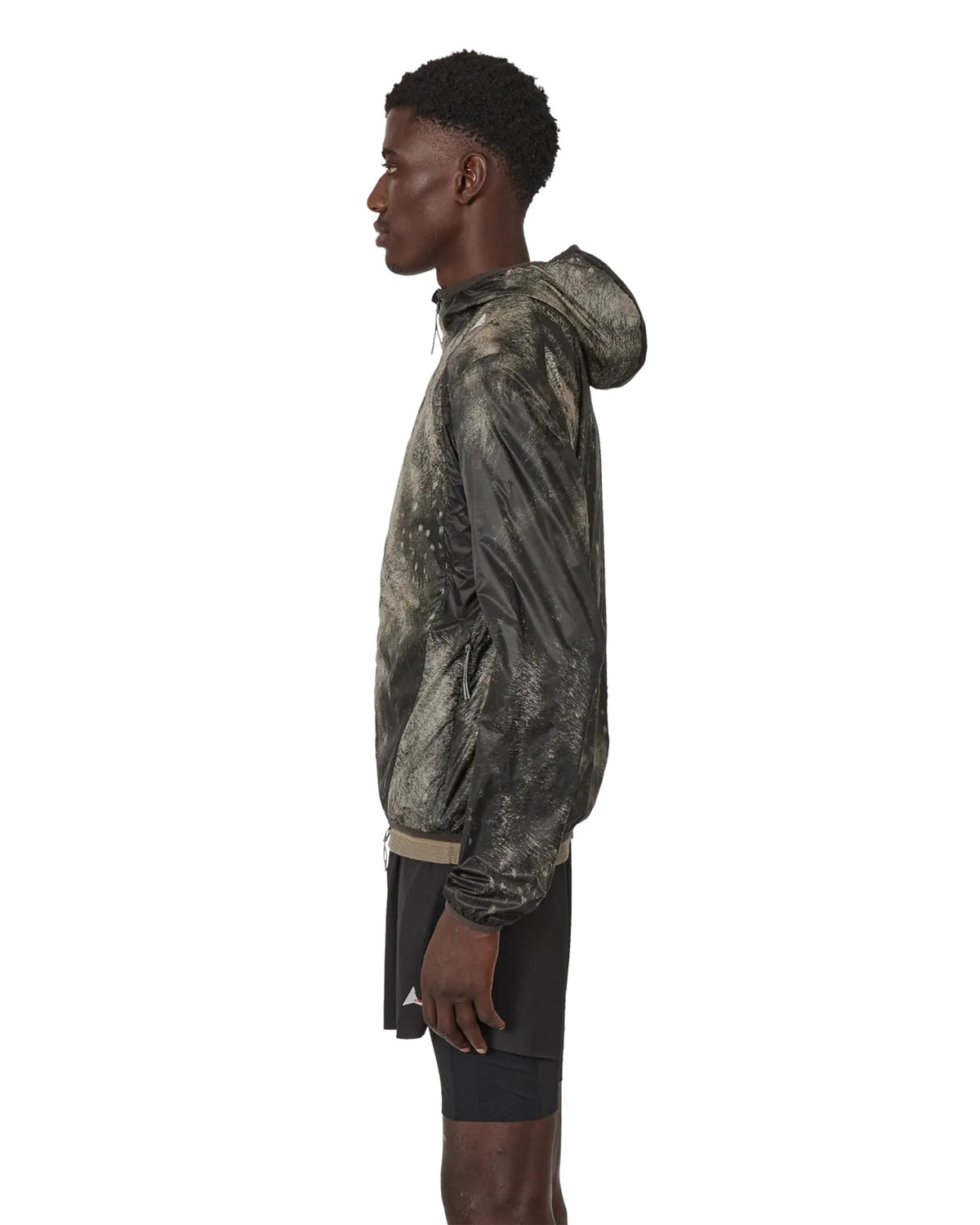 ROA HUE Packable Wind Jacket Fuzzy Dark Brown 着用イメージ 側面