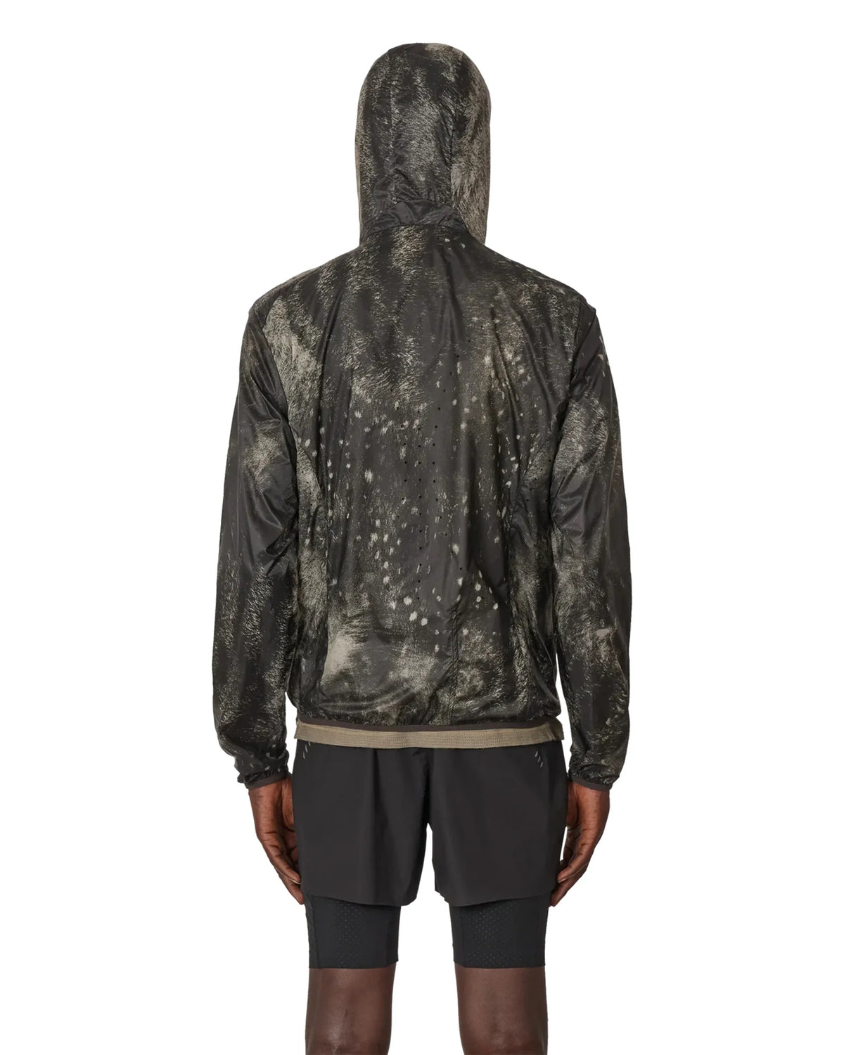ROA HUE Packable Wind Jacket Fuzzy Dark Brown 着用イメージ 背面