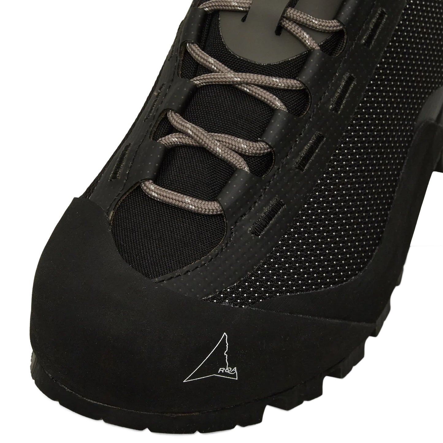 ROA Hida Low Black つま先