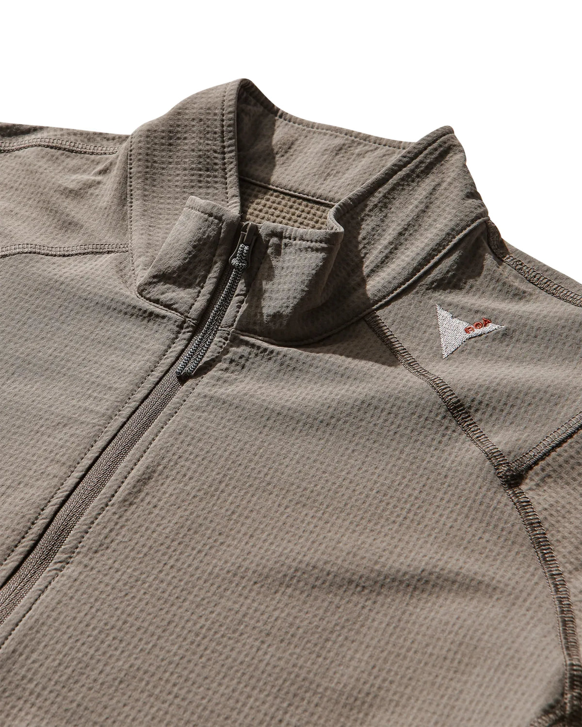 ROA KIMO Thermal Half Zip Midlayer Taupe 首元詳細 ジップ