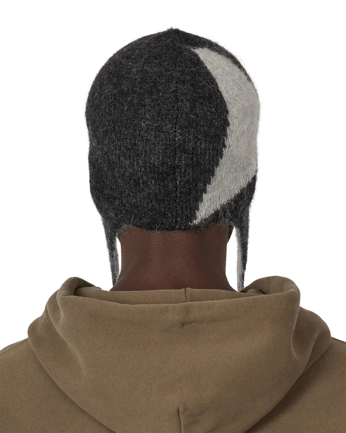 ROA LOGO Mohair Bonnet Beanie Black White 着用イメージ 背面