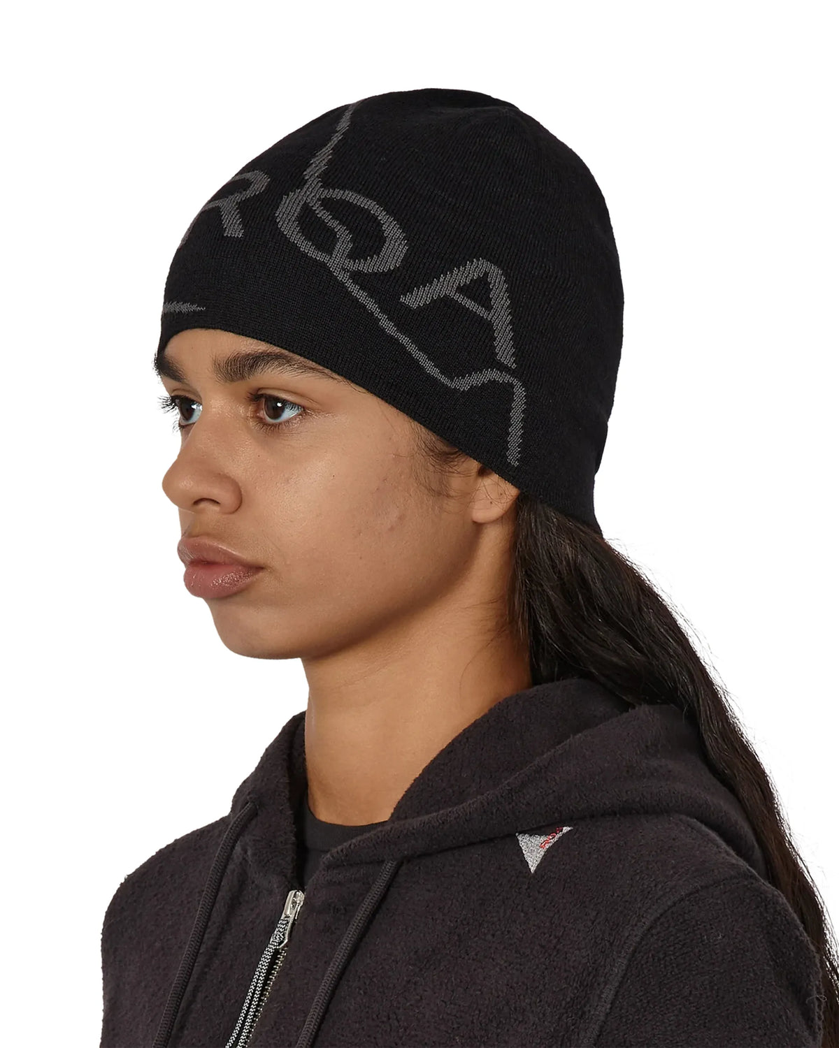 ROA LOGO Wool Beanie Deep Black 着用イメージ 斜め