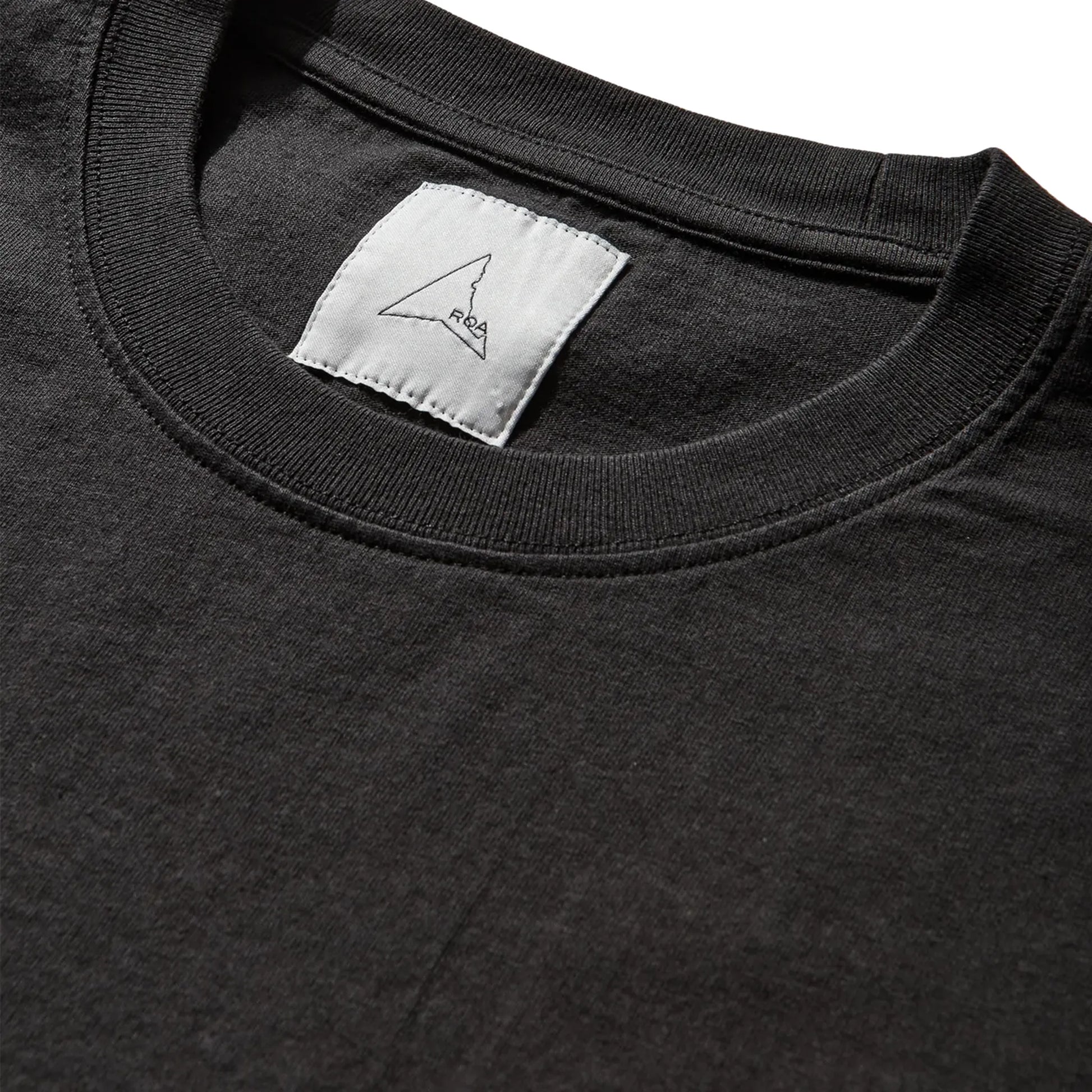 ROA Logo T-Shirt Washed Black ネックディテール リブ仕様