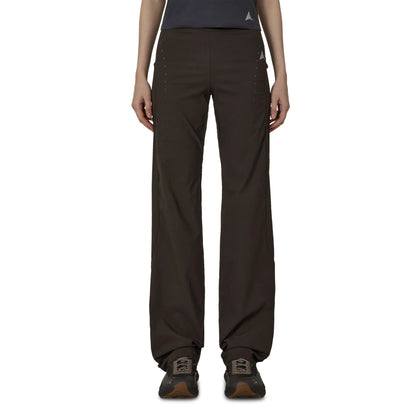 ROA MARVA Compression Flared Pants Dark Brown 着用イメージ　正面