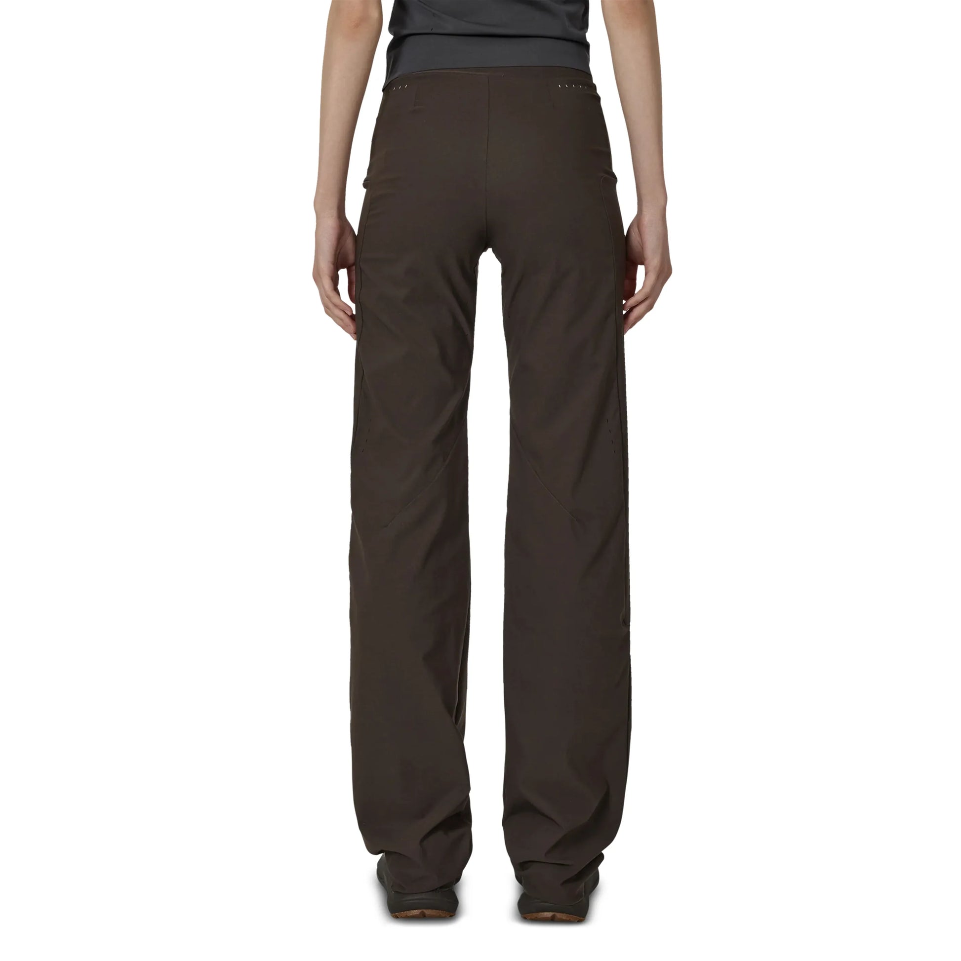 ROA MARVA Compression Flared Pants Dark Brown 着用イメージ　背面