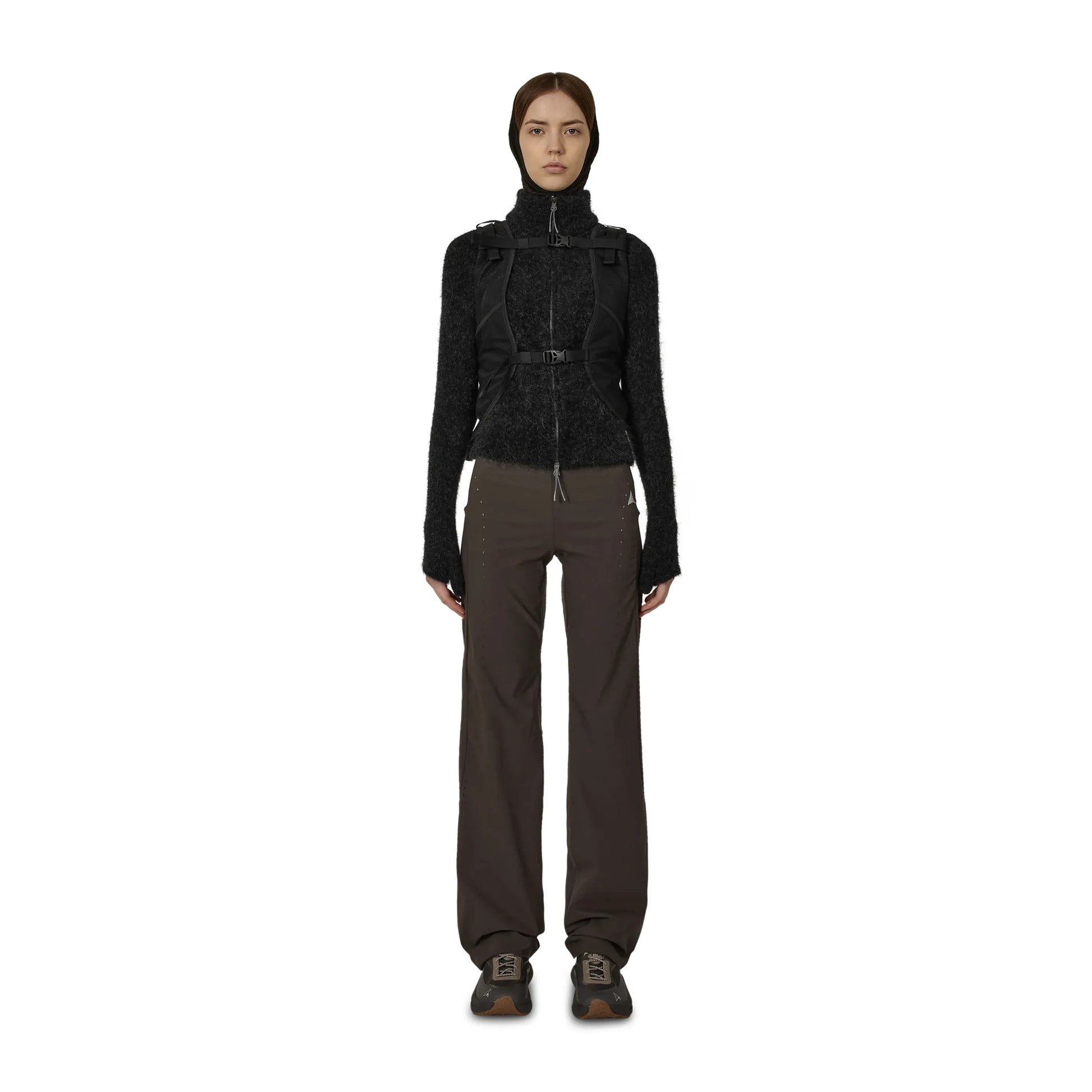 ROA MARVA Compression Flared Pants Dark Brown 着用イメージ　正面　全身スタイリング