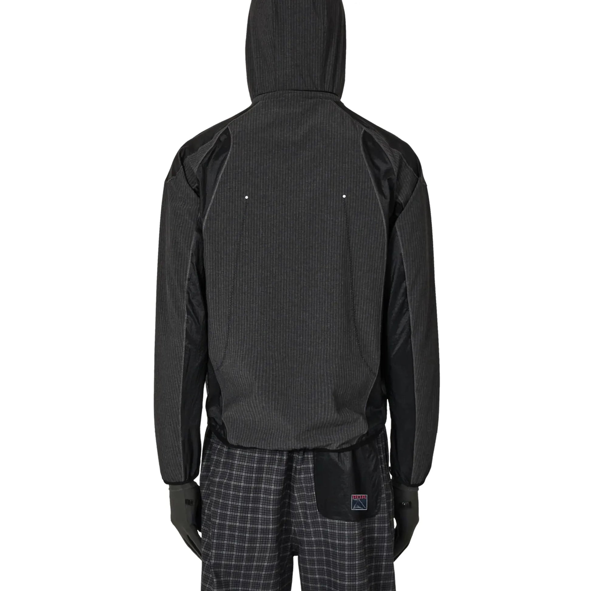 ROA Numb Pinstriped Hooded Wind Jacket Black 着用イメージ 背面シルエット