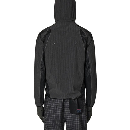 ROA Numb Pinstriped Hooded Wind Jacket Black 着用イメージ 背面シルエット