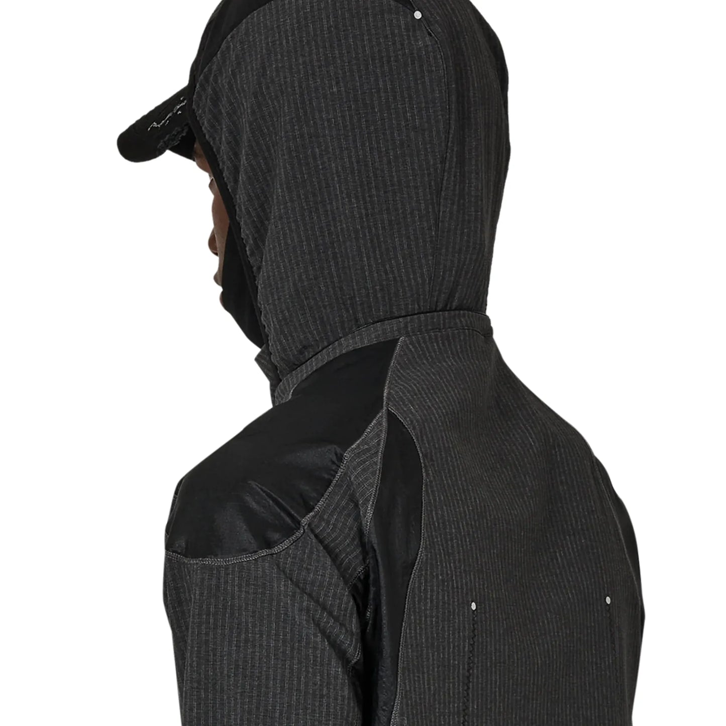 ROA Numb Pinstriped Hooded Wind Jacket Black バックシルエット 隠しフーディー仕様