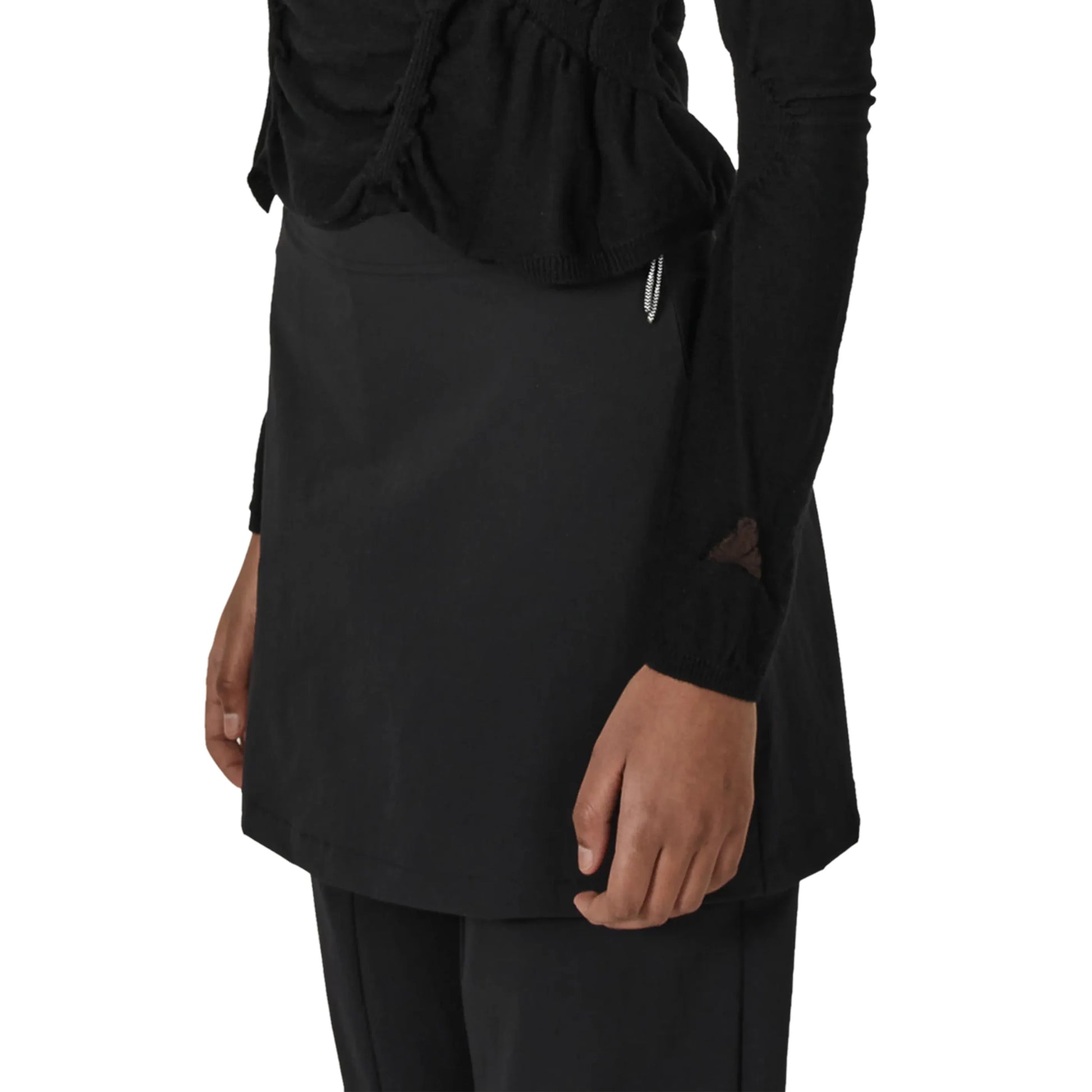 ROA PINCHED Wool Knit Top Black 着用画像 袖口 裾部分詳細