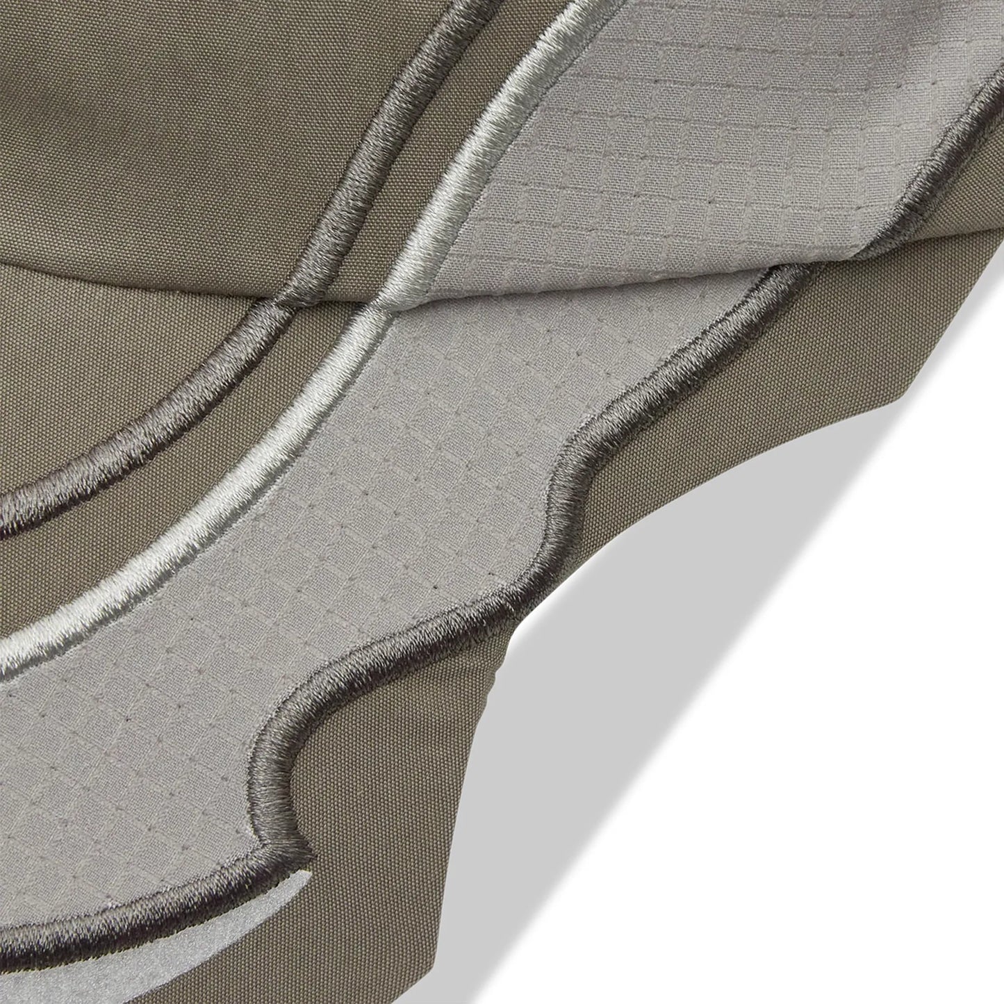 ROA Pursuit 6 Panel Cap Grey つばディテール