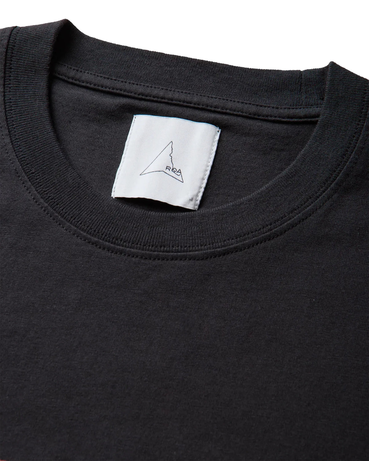 ROA SIGNAL Mountain T-Shirt Washed Black 首元詳細